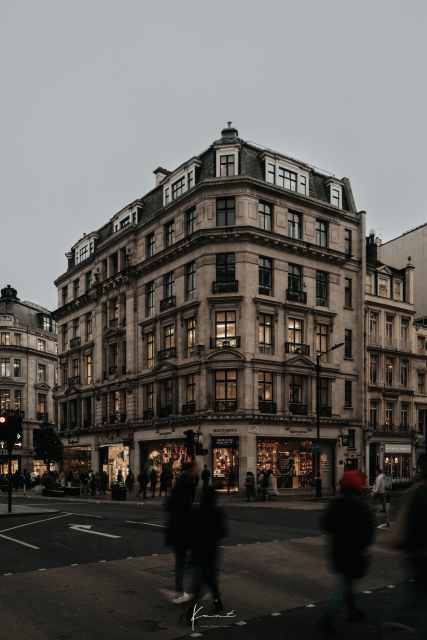 Oxford Street จากถนนโรมันสู่ถนนช้อปปิ้งที่พลุกพล่านที่สุดในยุโรป