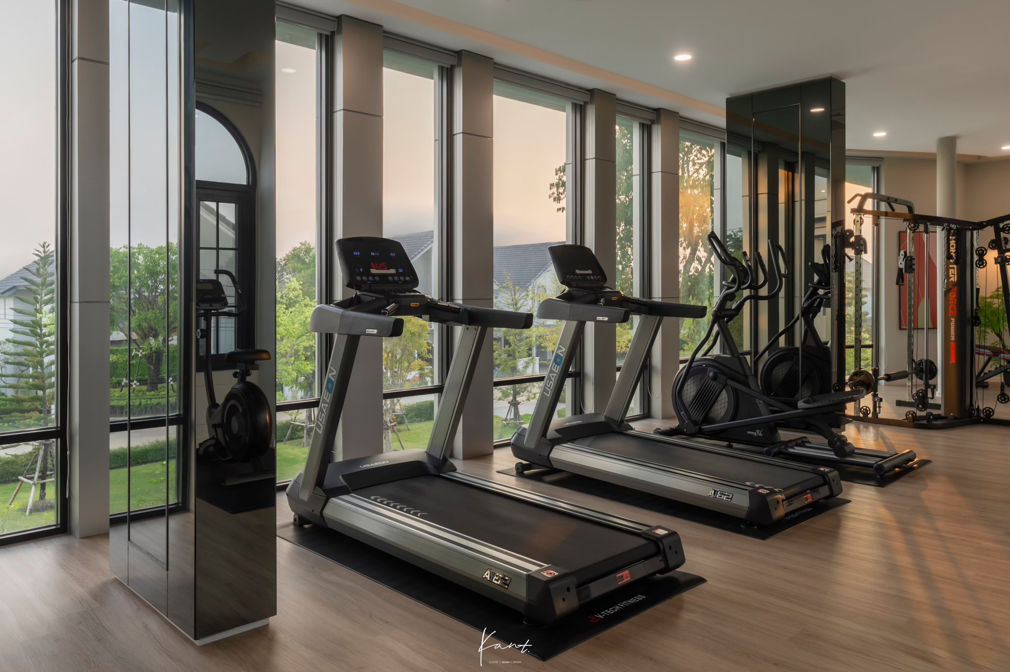 สระว่ายน้ำ Infinity Edge Pool CHEREA VICINITY