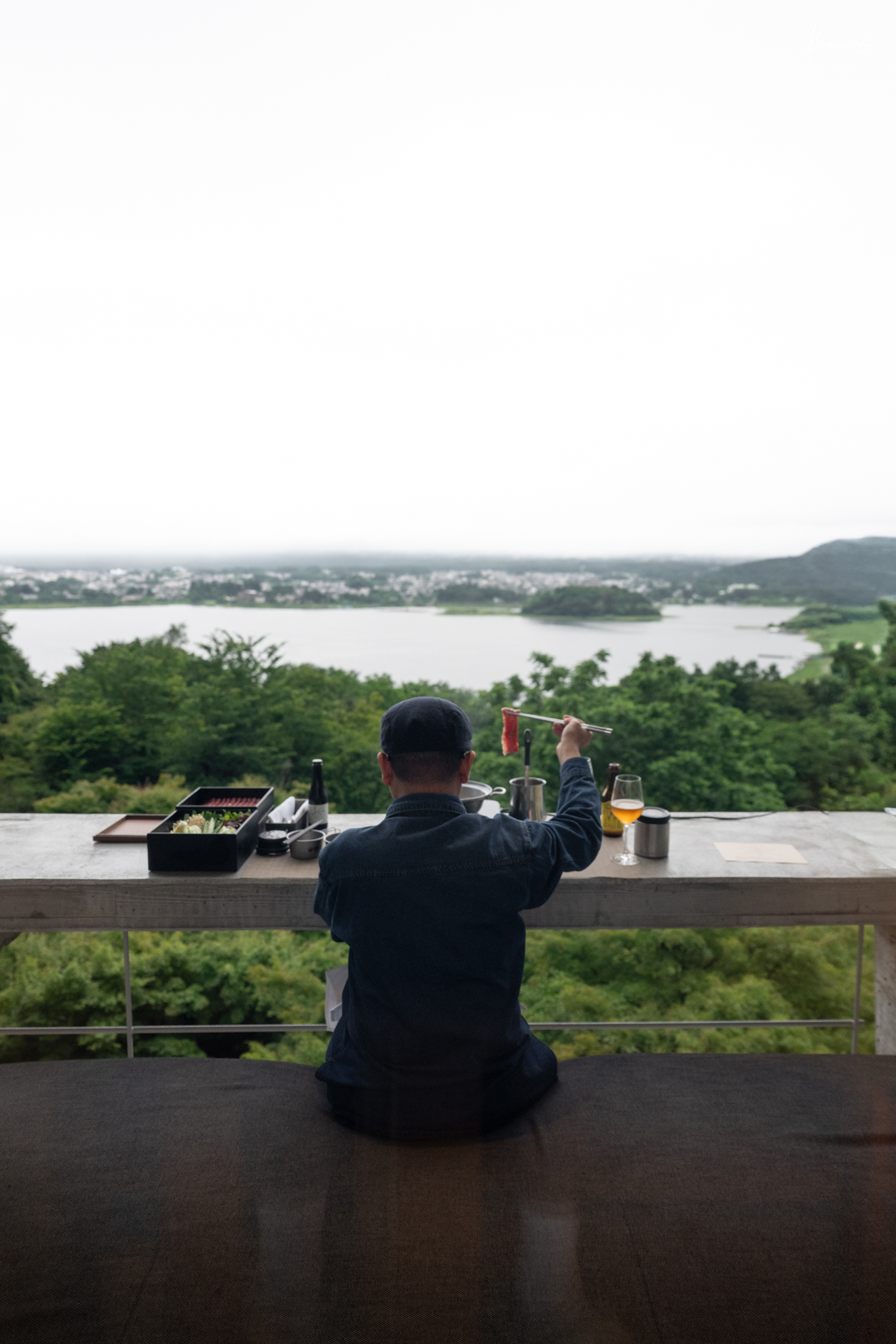 มื้อค่ำริมระเบียงมองวิวทะเลสาบคาวากุจิที่ HOSHINOYA Fuji