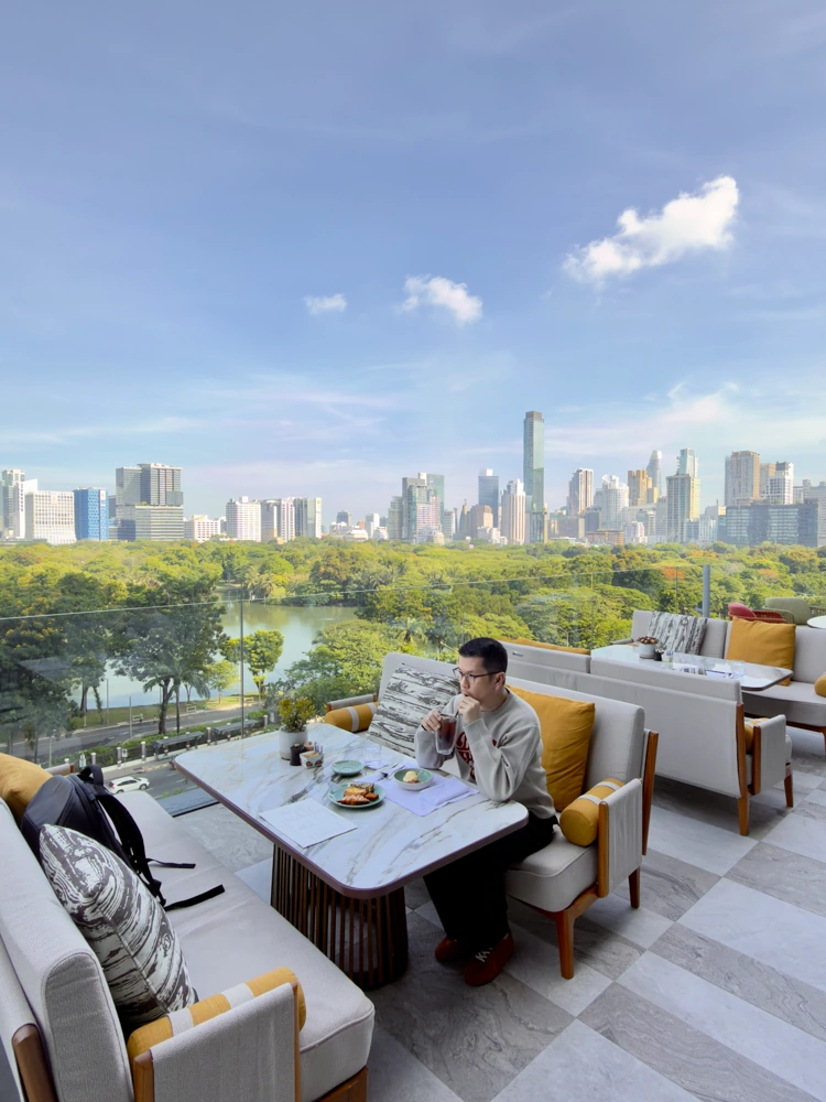 ที่นั่ง ANdAZ Terrace วิวสวนลุมพินี