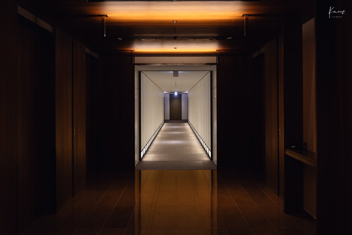 โถงทางเดินระหว่างลิฟต์ชั้น 47 ของ Andaz Tokyo