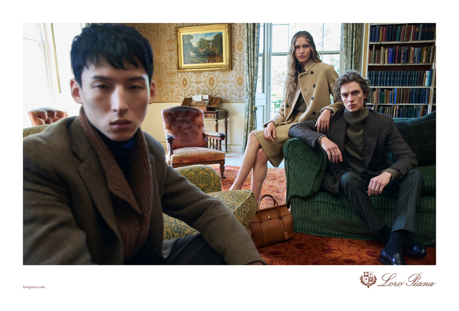 แคมเปญ Loro Piana Fall/Winter 2024-25 ถ่ายในห้องสมุด