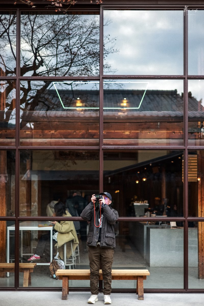 ผนังกระจกของ Blue Bottle Coffee Nanzenji