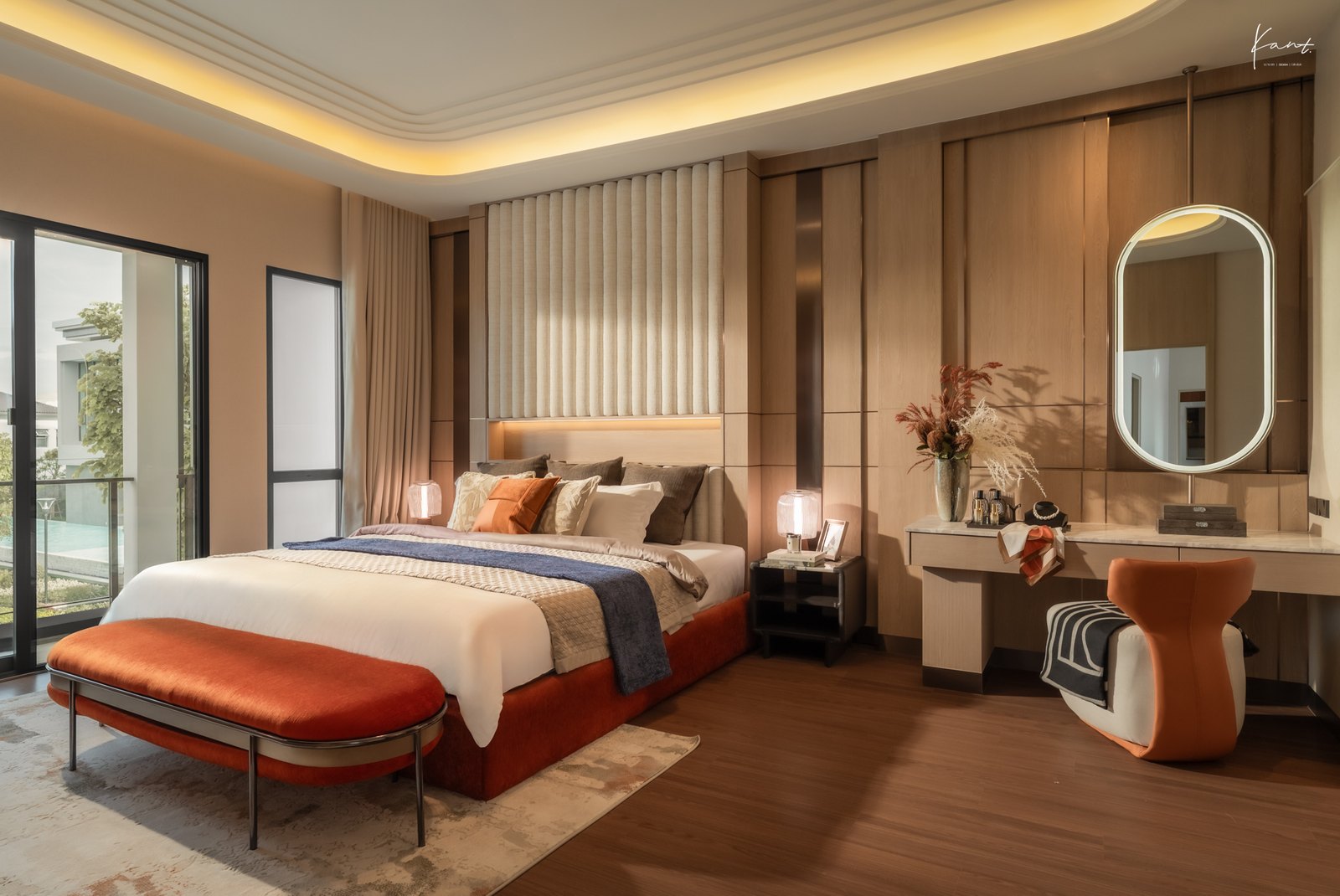 โต๊ะเครื่องแป้งติดผนังและช่องเปิดกระจกใน Master Bedroom