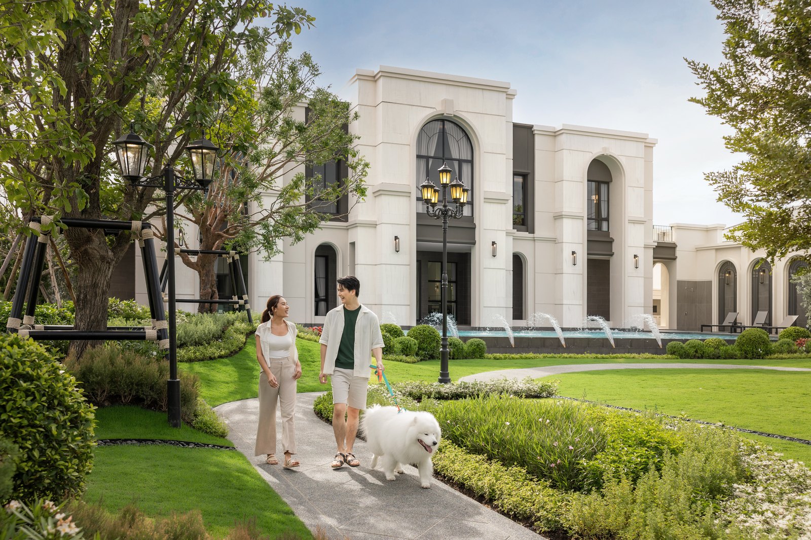 ทางเดินในสวนกลาง THE PARK หน้าคลับเฮาส์ THE CITY รามอินทรา - วงแหวน 3