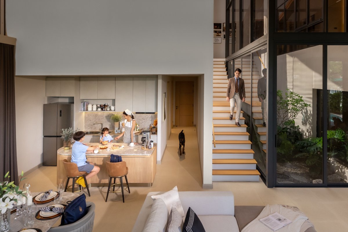 ครอบครัวทานอาหารด้วยกันในโซน Open Plan