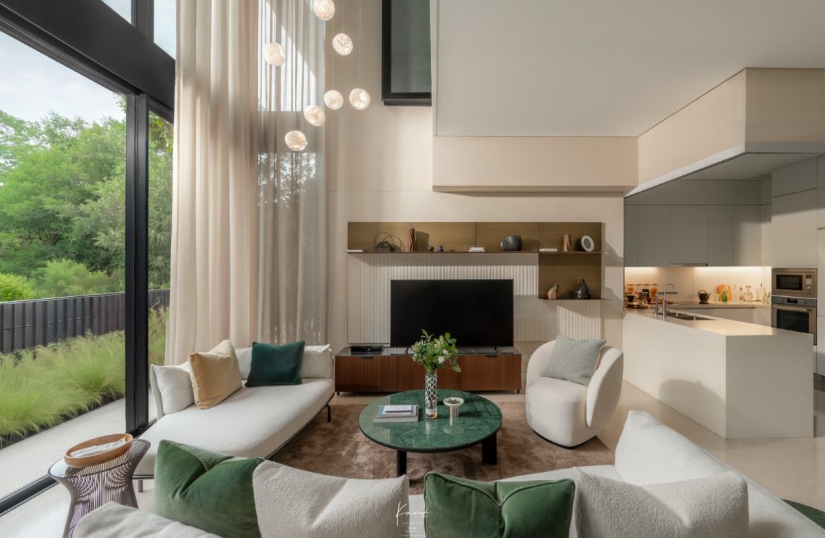 โถง Living เพดานสูงสองชั้นของห้องตัวอย่าง 3 Bedrooms Duplex